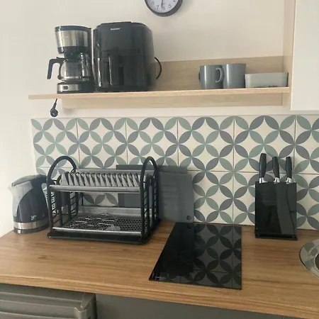 Apartment 44b, Debina